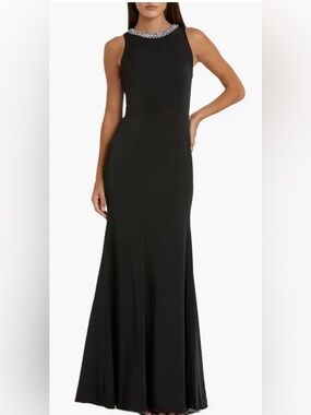 Mac Duggal Black Rhinestone Embellished Neck Trumpet Gown Size 4